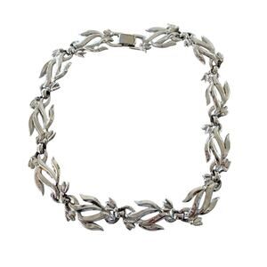 Bergere Silver Tone Metal Choker Collar Leaf Necklace